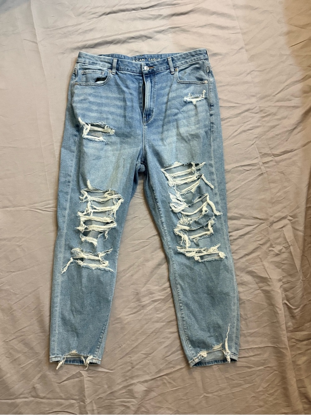 American Eagle Light Blue Distressed Women's Jeans